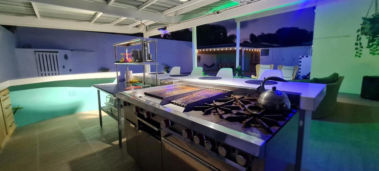 Family Villa With Big Pool And Absolute Privacy Вилемстад Екстериор снимка